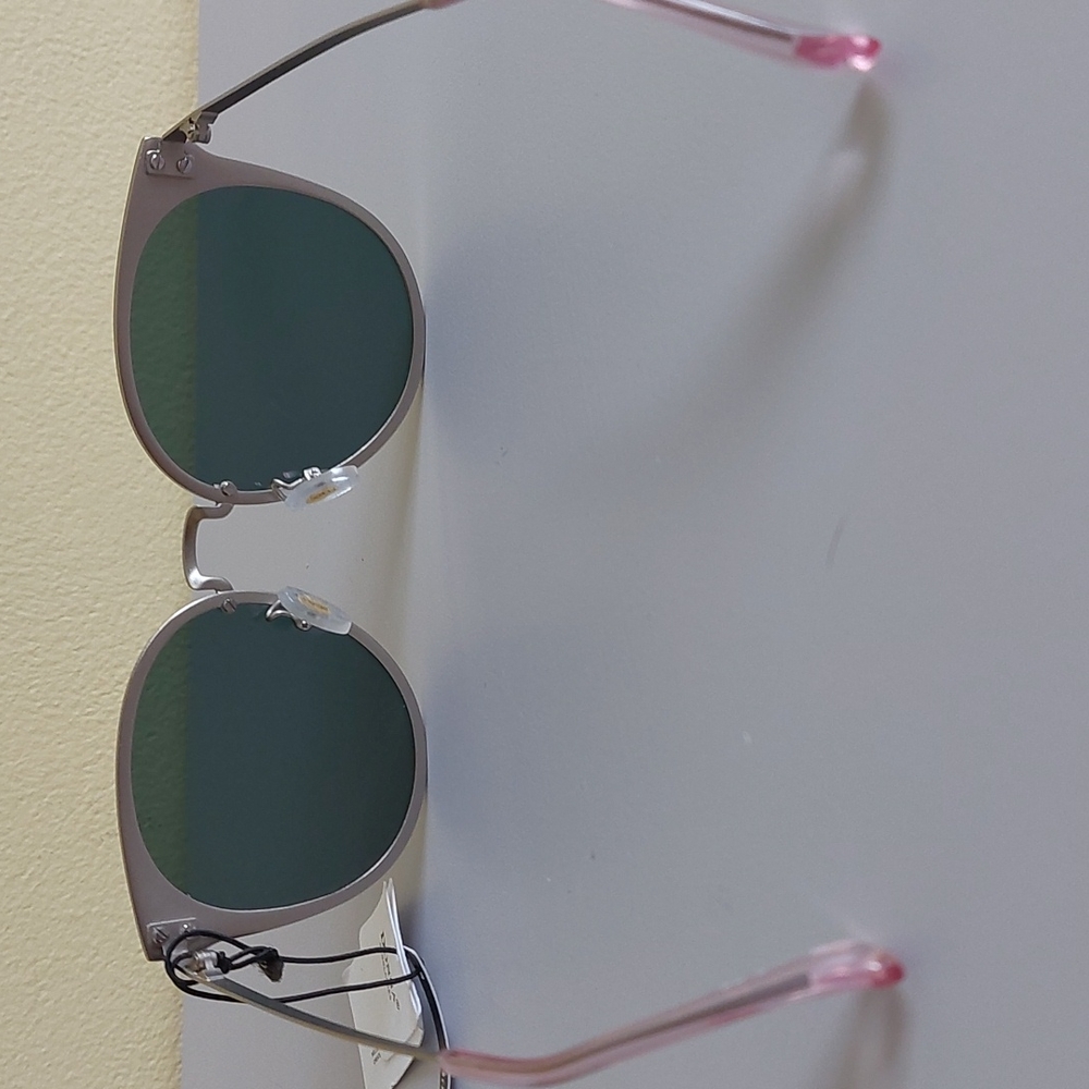 Pink sunglasses 👓 🌞 - Picture 5 of 8